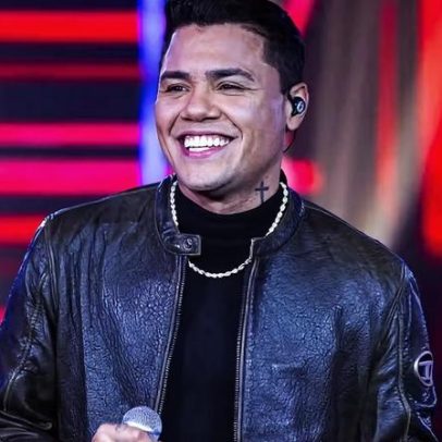 Felipe Araújo reflete sobre maturidade após 10 anos de carreira solo