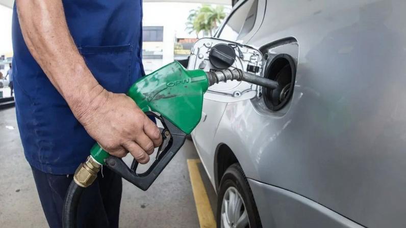 Gasolina e diesel ficam mais caros em Fortaleza na segunda semana de março, aponta ANP. — Foto: Fabiane de Paula/SVM