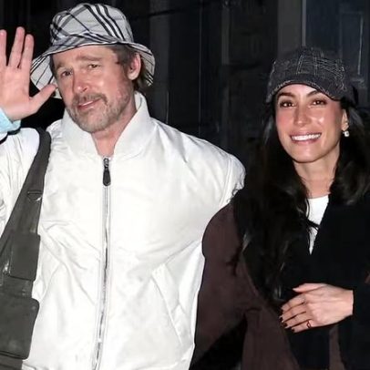 Brad Pitt e Ines de Ramon são vistos entrando em barco na Grécia
