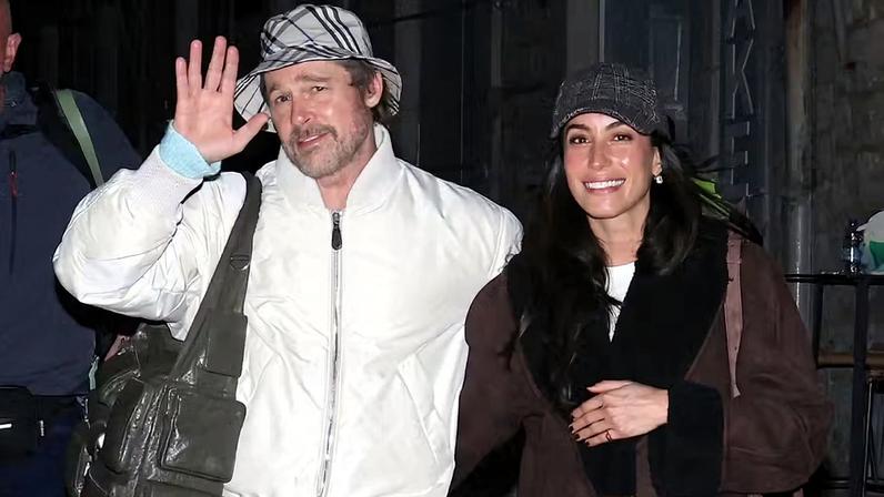 Brad Pitt é clicado juntinho de sua namorada, Ines de Ramon na Grécia