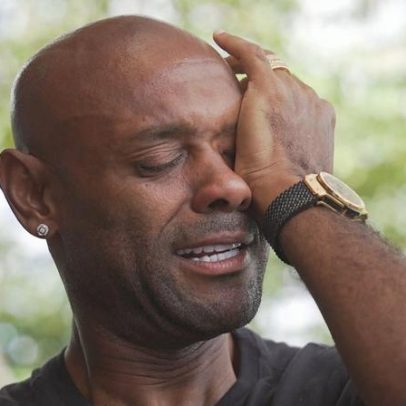 Vagner Love se emociona ao falar de aposentadoria e se diz ex-jogador