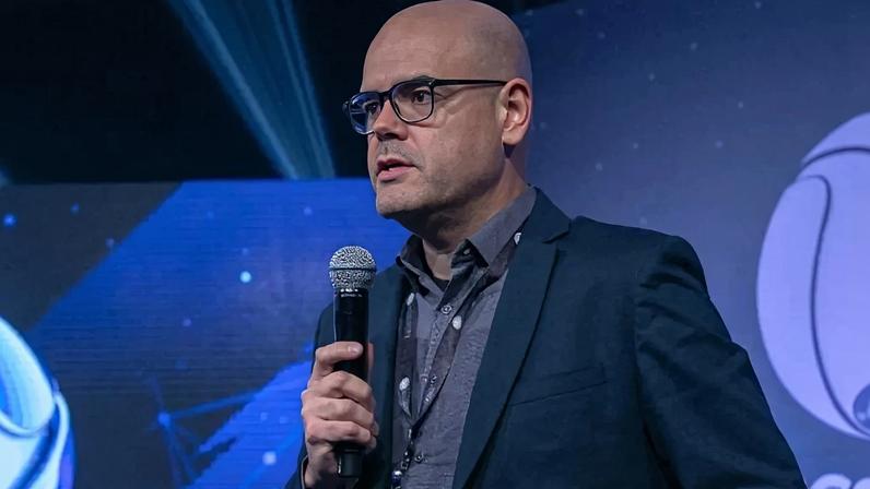 Diretor de Jornalismo se despede da Record após 23 anos