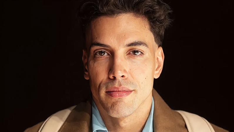 Felipe de Carolis reclama de amigos pedindo hospedagem em LA