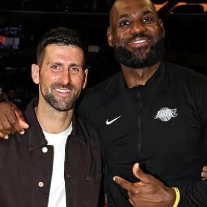 Djokovic assiste a jogo da NBA ao lado de LeBron e Luka