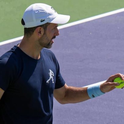 Djokovic desiste de Miami por lesão no ombro