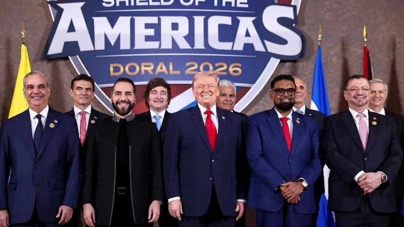 Donald Trump, presidente dos EUA, em encontro com líderes da América Latina no evento "Shields of the Americas", na Flórida