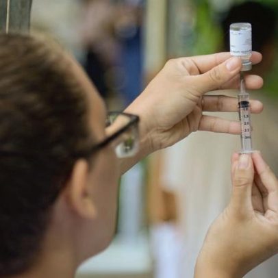 Início da vacinação nacional contra a gripe ocorre neste sábado