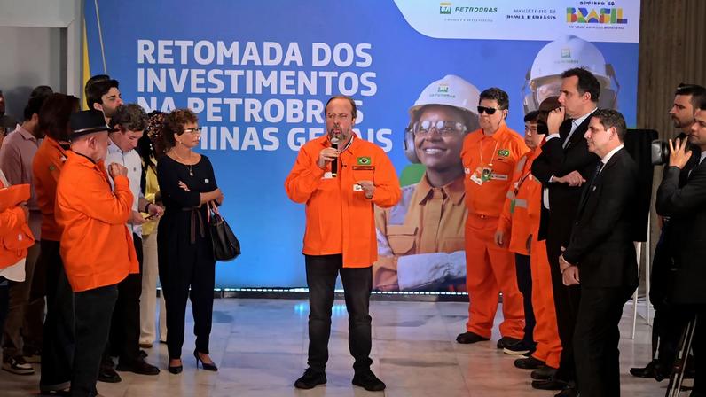 Alexandre Silveira em evento na Regap