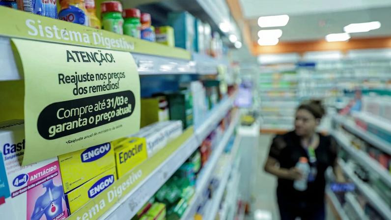 Farmácias avisaram consumidores sobre aumento de preços a partir de 1º de abril
