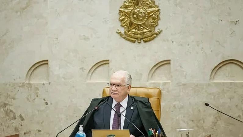 Ministro Edson Fachin em sessão plenária do STF