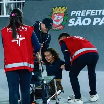 Rayssa Leal se machuca no Mundial de Skate e deixa pista amparada