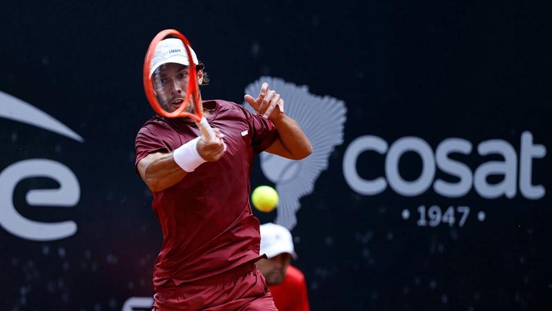 Ribeiro sofre derrota diante do jogo seguro do paraguaio Vallejo