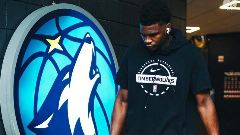 Anthony Edwards reage a mensagem de Michael Jordan