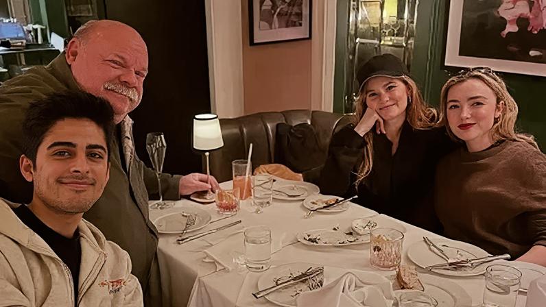 Elenco de "Jessie" se reencontra em Nova York