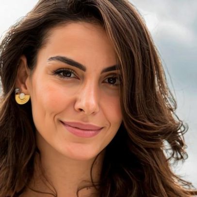Mel Fronckowiak, esposa de Rodrigo Santoro, fratura da coluna após tombo em casa