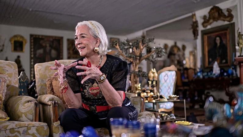 Maria Elvira lança livro em que revista trajetória pessoal e política