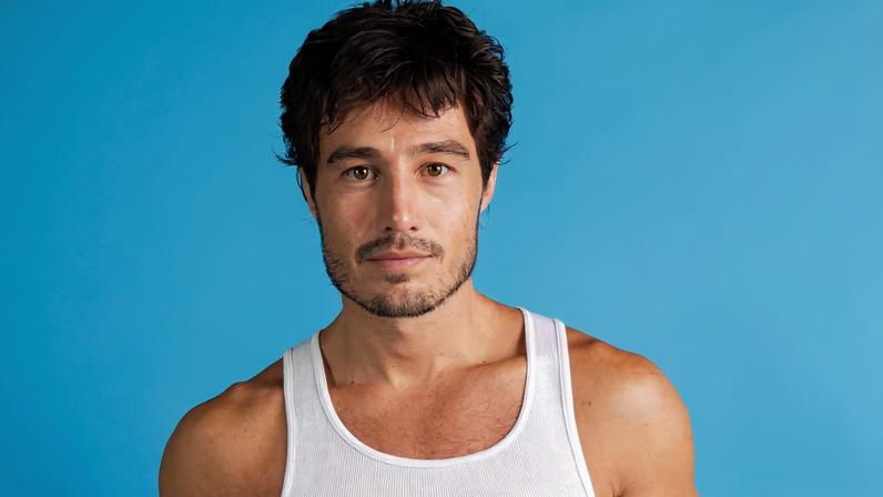 Dez anos depois de "Troco likes", Tiago Iorc celebra o sucesso de sua carreira