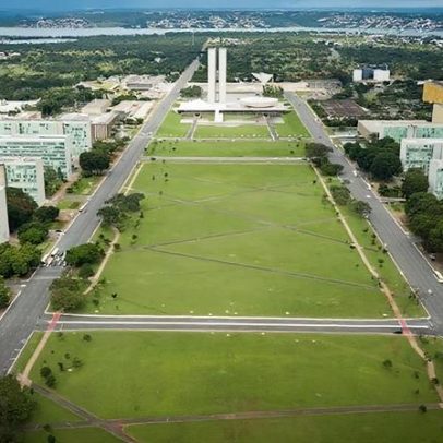 Lei reestrutura carreiras no Executivo e cria mais de 24 mil cargos