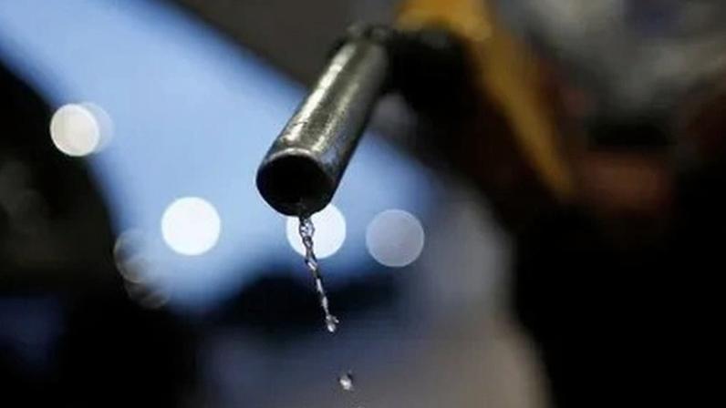 Bomba de abastecimento de gasolina em posto de combustíveis