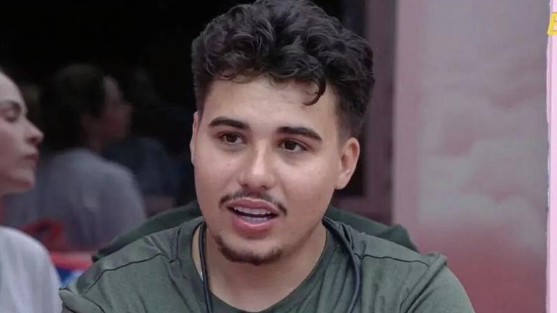 Ex-BBB Pedro Henrique é internado no Paraná após nova crise