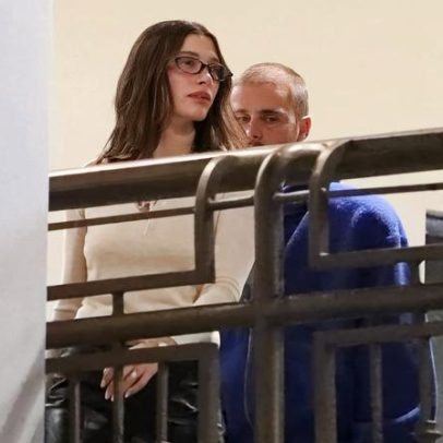 Justin Bieber joga garrafa d'água em paparazzi após sushi com Hailey