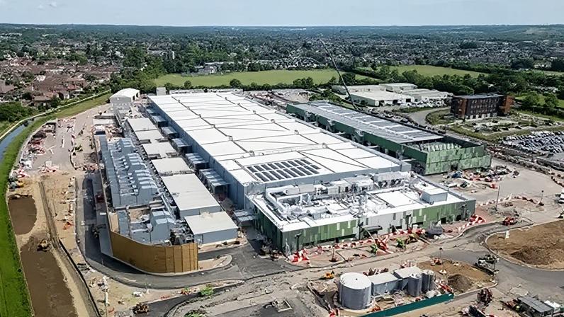 Priorizar centros de dados de IA pode bloquear novas moradias, dizem construtoras