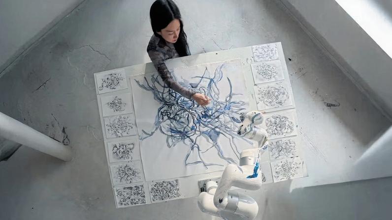 Entrelaçamento humano-máquina: Sougwen Chung discute prática tecnológica