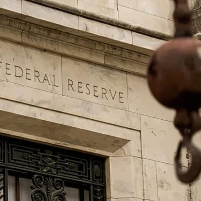 Presidente do Fed aponta inflação ancorada e incertezas