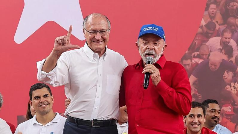 O presidente Lula (PT) e o vice-presidente Geraldo Alckmin (PSB) irão compor a chapa da reeleição