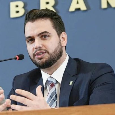 Polícia justifica transferência de Filipe Martins sem autorização de Moraes