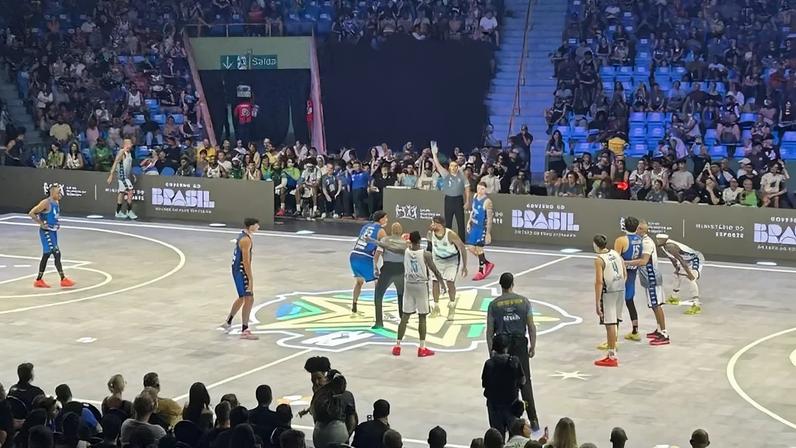 Final entre Time Wini e Time Shamell no Jogo das Estrelas do NBB (Foto: Isabella Zuppo)