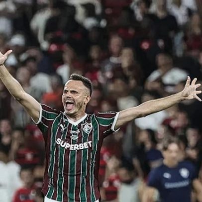 Fluminense recebe prêmio pelo vice-campeonato do Carioca