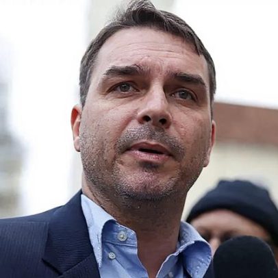Flávio Bolsonaro afirma que ninguém tem autorização para usar seu nome