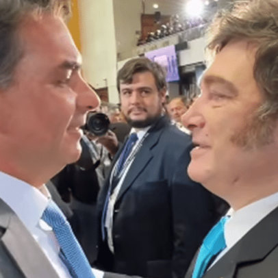 Flávio Bolsonaro agradece Milei por asilo a condenado pelo 8 de Janeiro