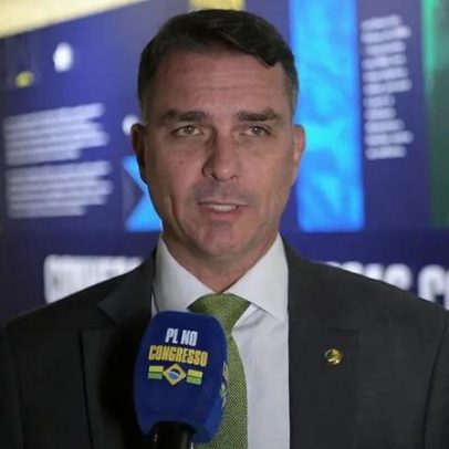 Flávio Bolsonaro critica medidas de Lula para conter aumento de combustíveis