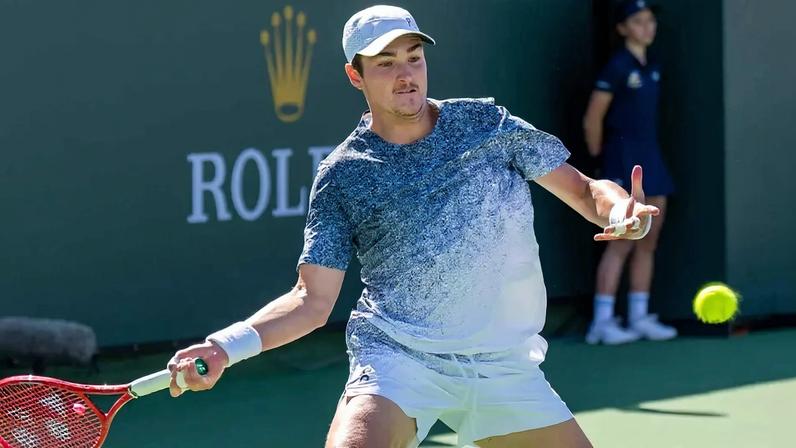 João Fonseca recebe prêmio em Indian Wells e supera seu primeiro título