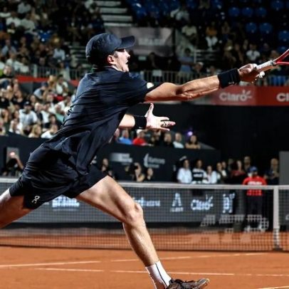 João Fonseca disputa o ponto do mês de fevereiro da ATP