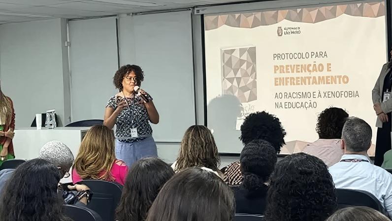 Formação de professores para o enfrentamento de racismo e xenofobia