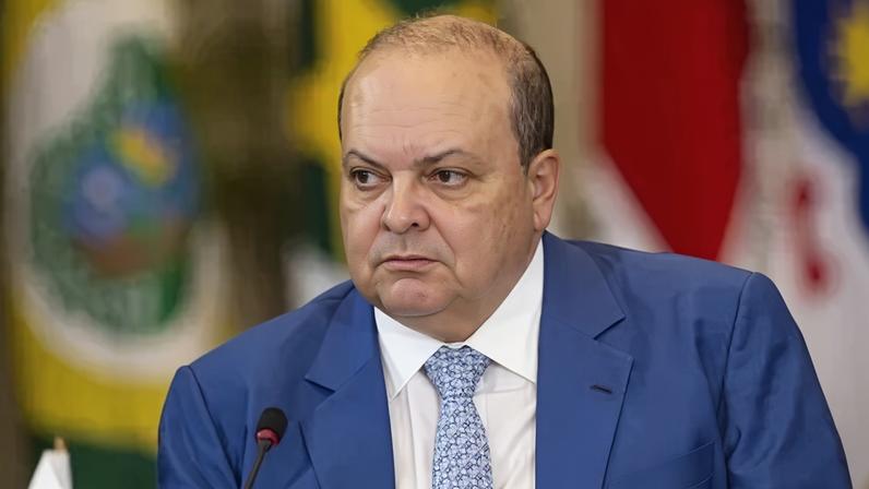 O governador do DF, Ibaneis Rocha, durante reunião do Fórum de Governadores para discutir a reforma tributária