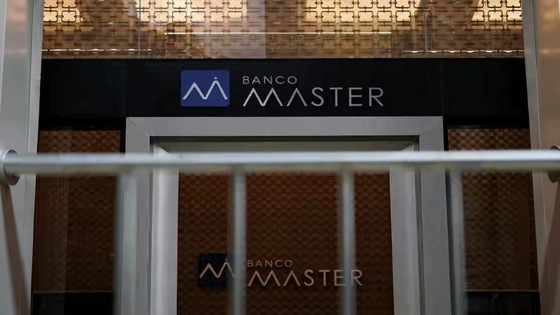 Fachada do Banco Master na Faria Lima e Daniel Vorcaro — Foto: Amanda Perobelli/Reuters; Reprodução