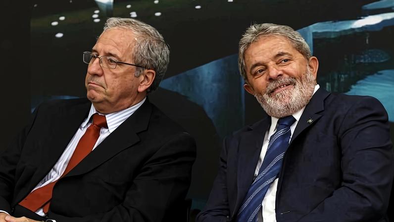 Franklin Martins e Lula, em cerimônia no Planalto em 2010, segundo mandato do petista