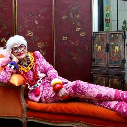 Rosamaria Murtinho, 93, estreia peça sobre ícone da moda com a neta