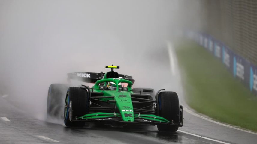 Gabriel Bortoleto em pista molhada no GP da Austrália (Foto: Glenn Dunbar/LAT Images)