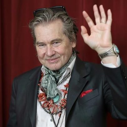 Val Kilmer retorna em filme com IA; imagem mostra uso de tecnologia
