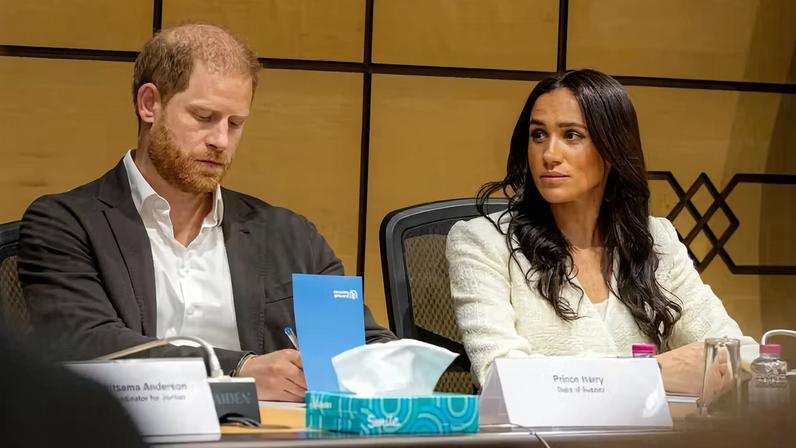 Príncipe Harry reage a alegação de que Meghan Markle o interrompeu em reuniões