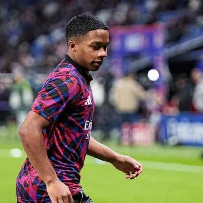 Lyon explica por que Endrick começou no banco por risco de lesão