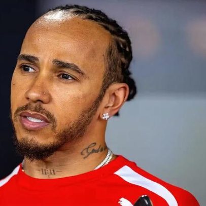 Hamilton vê vantagem da Mercedes por brecha no motor