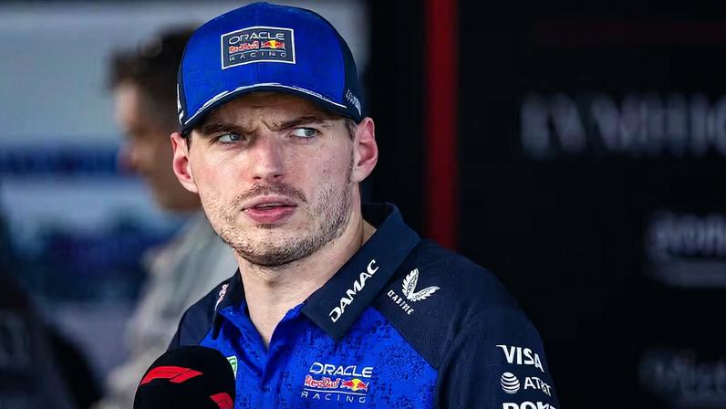 Max Verstappen dá entrevistas após o GP da Austrália da F1 em 2026 — Foto: Jayce Illman/Getty Images