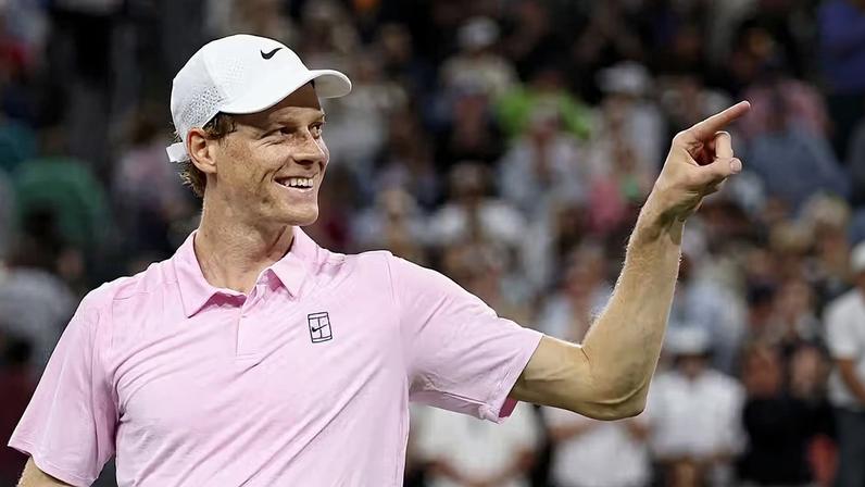 Jannik Sinner avança às quartas de final do Indian Wells — Foto: Getty Images