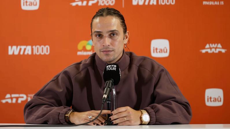 Aryna Sabalenka durante coletiva do Miami Open — Foto: Chris Arjoon/Icon Sportswire via Getty Images